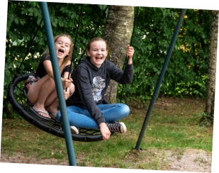 balançoire nid d'aigle au gîte de la retorderie